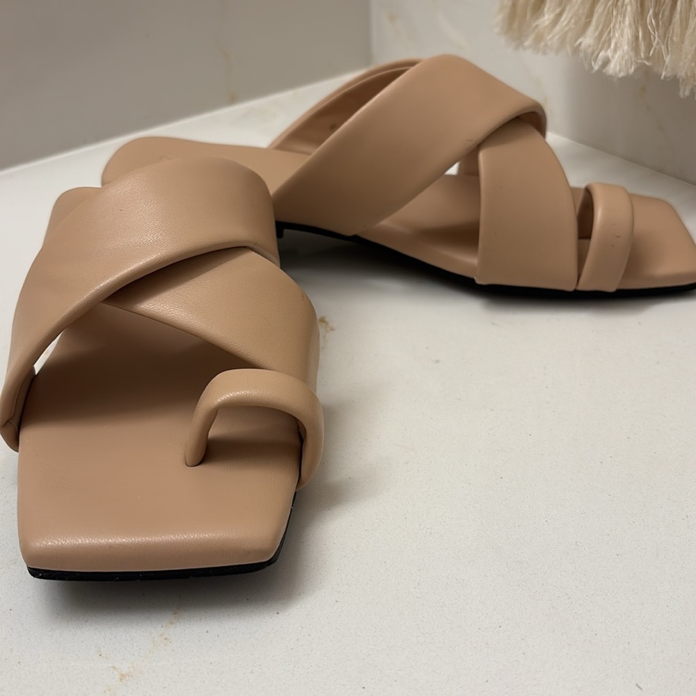 Open Edit size 8 Tan Women's Sandal slides EUC - Picture 3 of 10